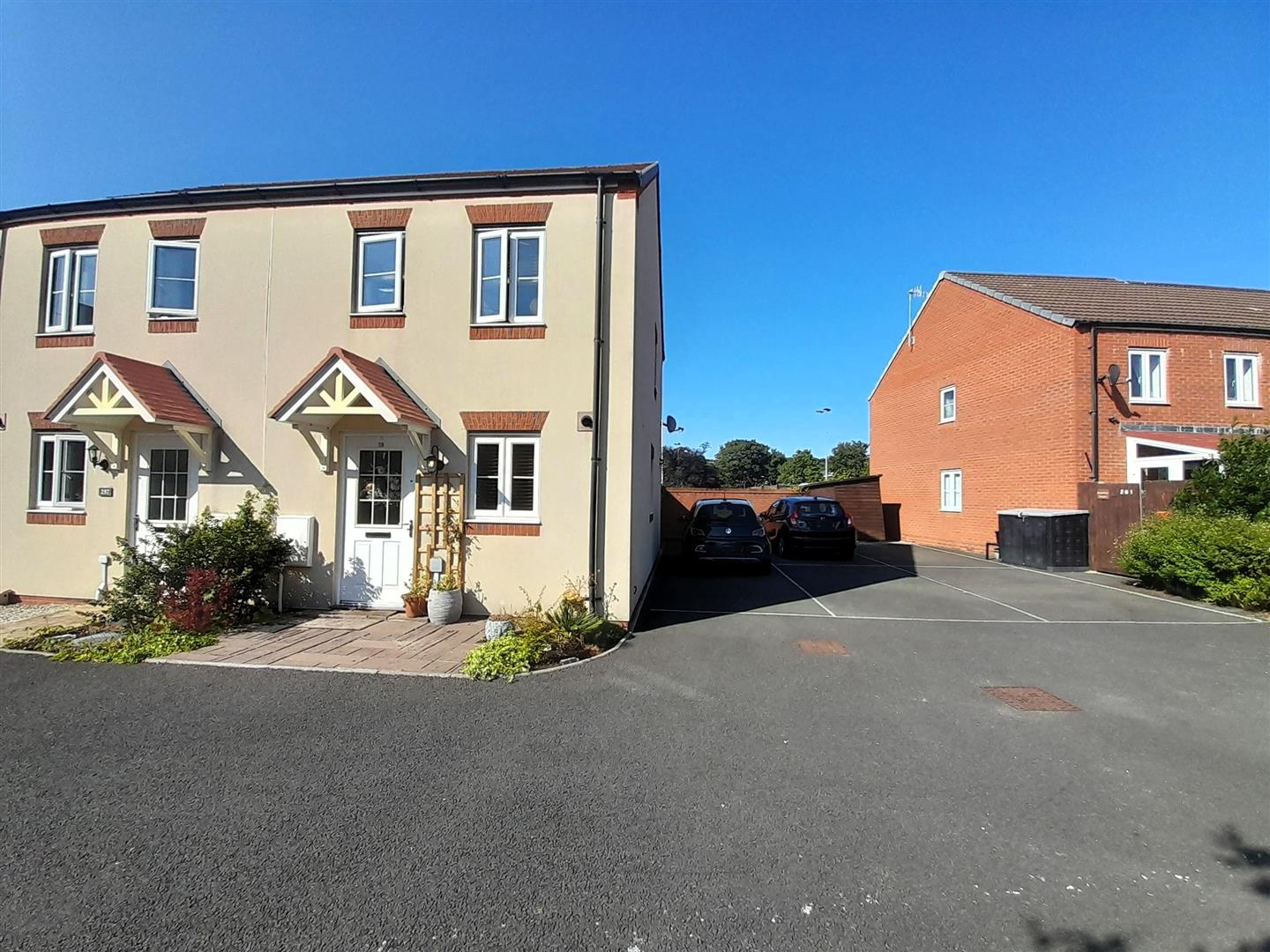 Stryd Bennett, Llanelli, SA15 4DQ
